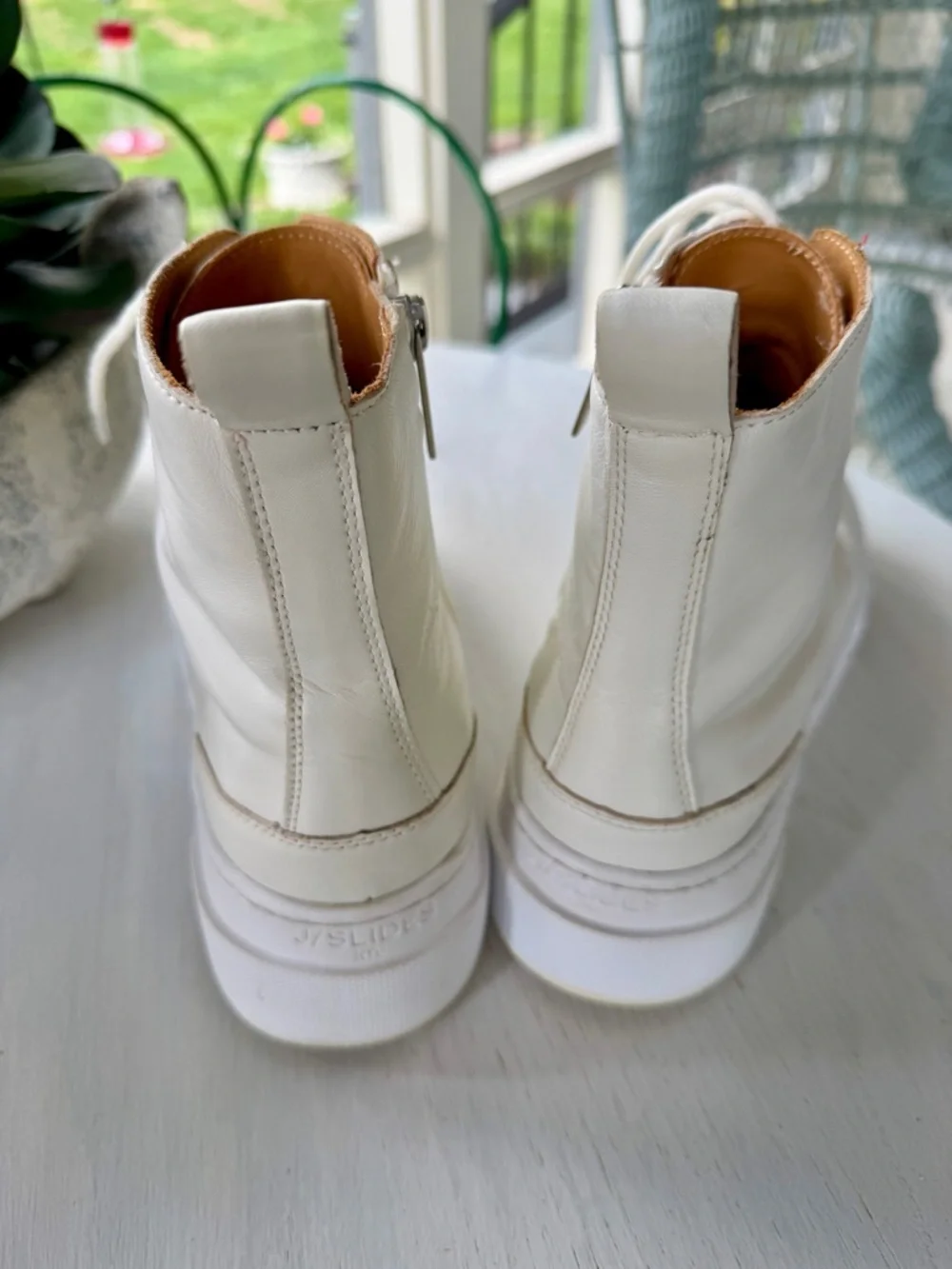 J/SLIDES, ANDRE, HI-TOP, LACE-UP SNEAKERS IN OFF-WHITE. SIZE 8 1/2